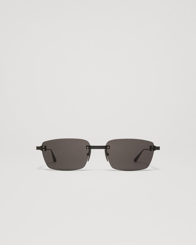Rimless Cubic